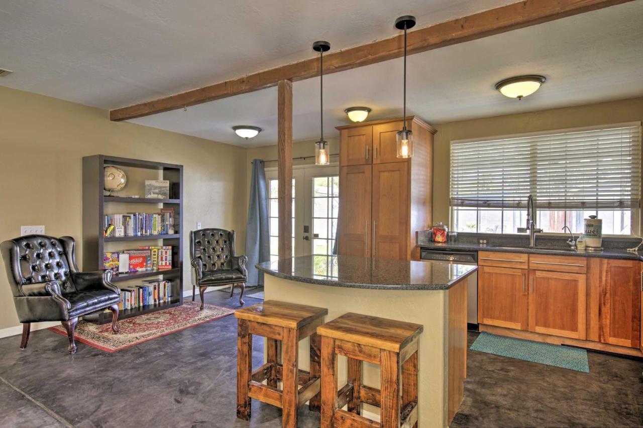 Central Phoenix Cottage With Private Yard! Exterior foto